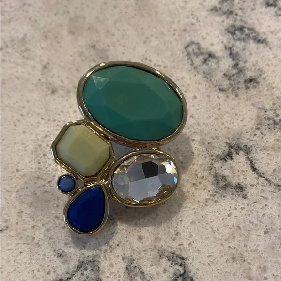 Elegant Multicolor Earrings Costume Jewlery - Picture 2 of 6